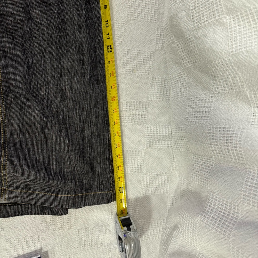 Miss Tina Denim Pencil Skirt pleated back. Embroidery on pocket size 6 women’s. - Picture 8 of 8